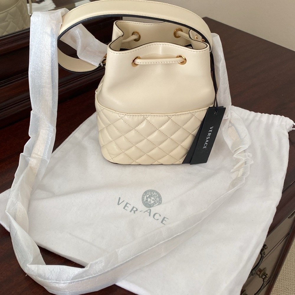 Versace Medusa Cream Quilted Lamb Leather Bucket Shoulder Bag - Picture 5 of 12
